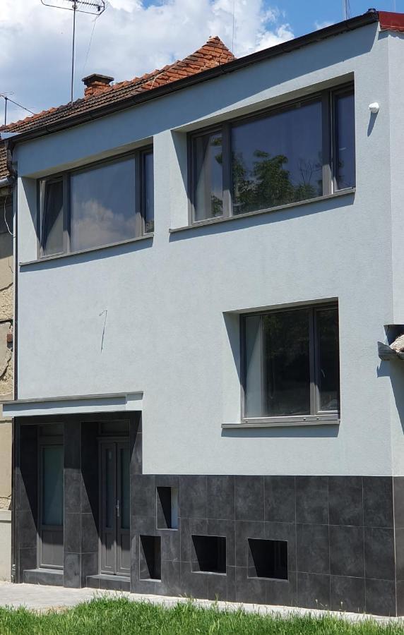 Small Apartments Denisa Business Μπρνο Εξωτερικό φωτογραφία