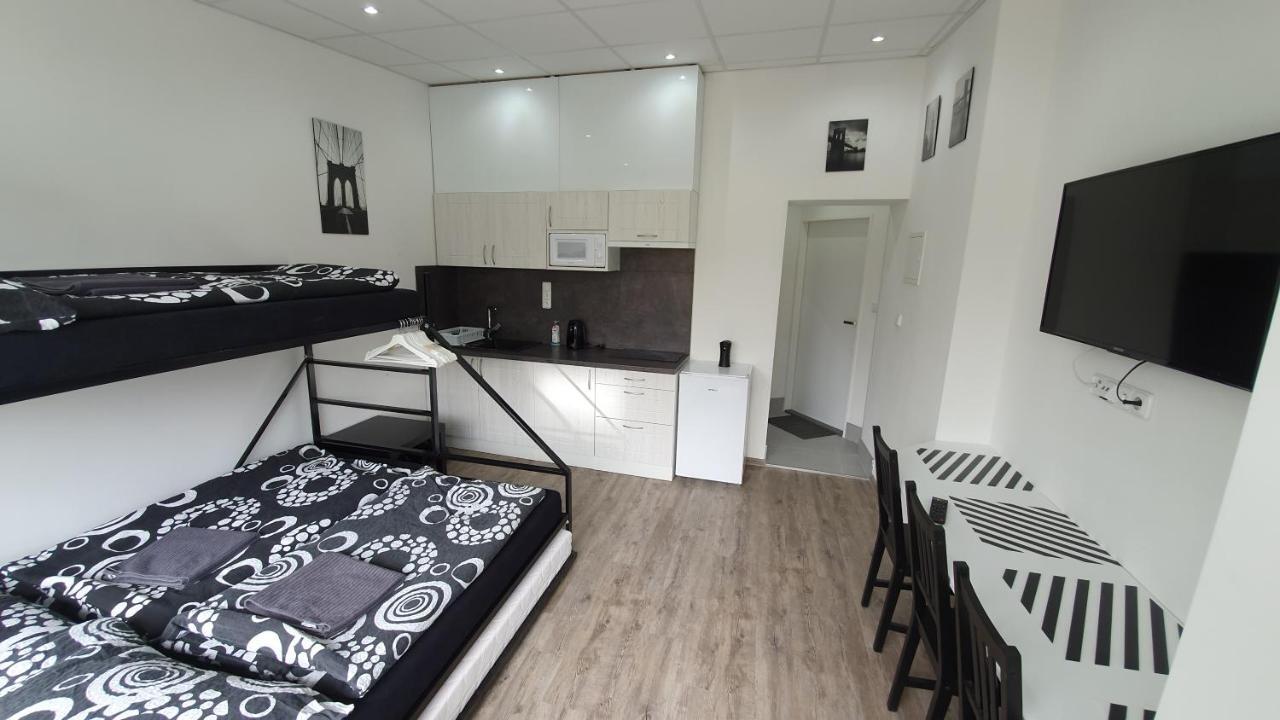 Small Apartments Denisa Business Μπρνο Εξωτερικό φωτογραφία