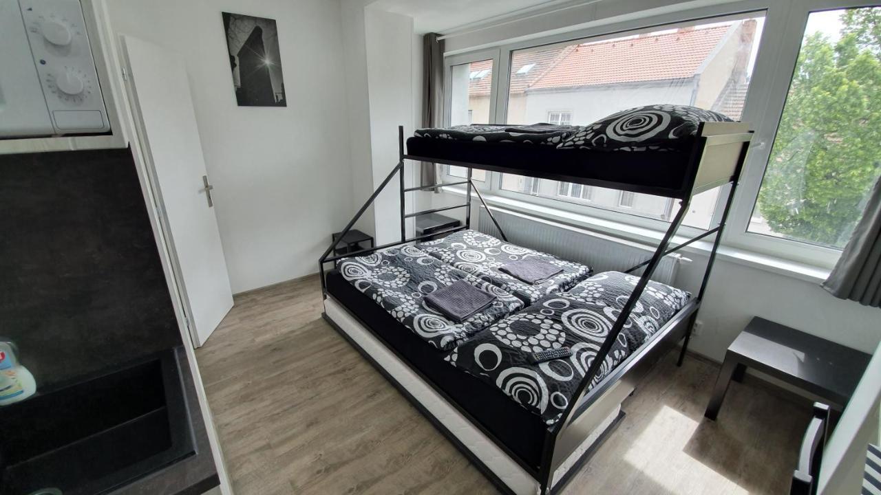 Small Apartments Denisa Business Μπρνο Εξωτερικό φωτογραφία