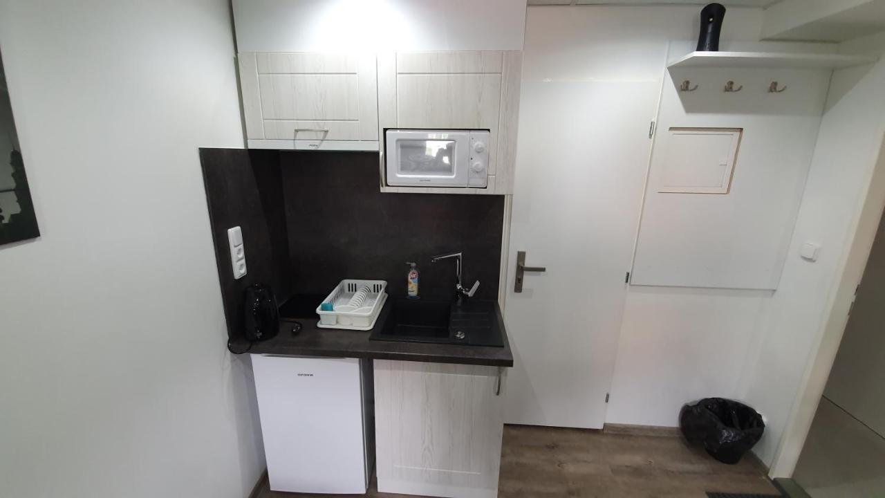 Small Apartments Denisa Business Μπρνο Εξωτερικό φωτογραφία