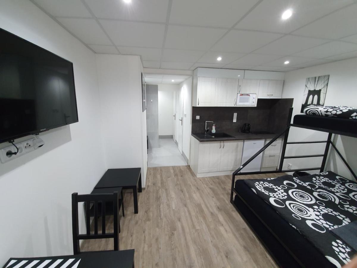 Small Apartments Denisa Business Μπρνο Εξωτερικό φωτογραφία